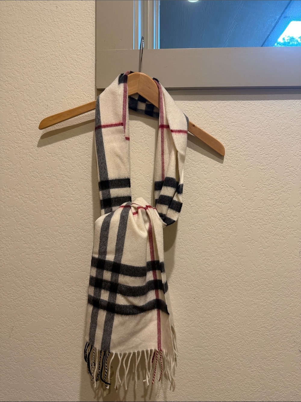 Burberry Plaid Wool Scarf in Cream, Black & Red